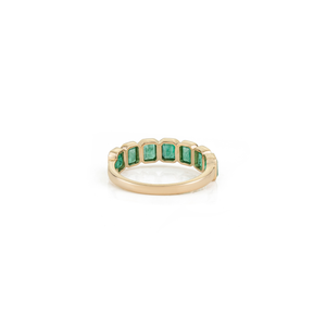 Anillo de media eternidad apilable con esmeralda zambiana de corte octogonal engastada en bisel, oro amarillo macizo de 14K, fabricante de joyería con gemas auténticas - Product Image 6