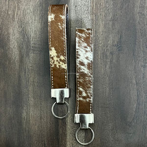 Nouveau porte-clés en cuir de vache véritable avec poils, porte-clés durable unisexe pour sacs, voitures et usage quotidien - Product Image 4