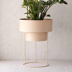 Support de fleurs en métal durable, minimaliste et écologique, porte-plantes d'intérieur, support de pot de fleurs, design circulaire, revêtement en poudre, décoration intérieure - Product Image 1