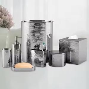 Juego de accesorios decorativos de metal para baño con dispensador de jabón líquido y soporte para cepillos - Product Image 6