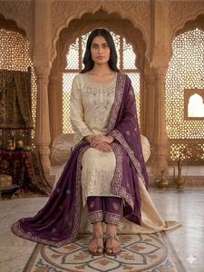 Ensemble Kurta brodé crème avec dupatta violet, tenue ethnique traditionnelle indienne et pakistanaise pour femmes, longueur au sol - Product Image 2