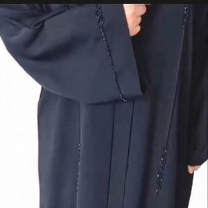 Abayas pour femmes de qualité supérieure élégantes et modestes brodées à la main robes traditionnelles de Dubaï tissu respirant vêtements traditionnels musulmans - Product Image 3