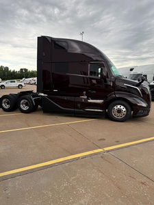 รถบรรทุกใหม่เอี่ยมปี 2026 ยี่ห้อวอลโว่ รุ่น VNL64T860 เครื่องยนต์ดีเซล 12.8 ลิตร 6 สูบ กำลัง 455 แรงม้า รุ่นเครื่องยนต์ D13TC ระบบขับเคลื่อน 6x4 เกียร์ AMT พวงมาลัยซ้าย - Product Image 3