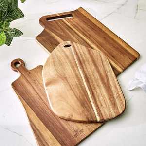 Planche à découper en acacia résistante à l'eau, scellée contre l'humidité, à faible absorption, traitée à l'huile. - Product Image 3