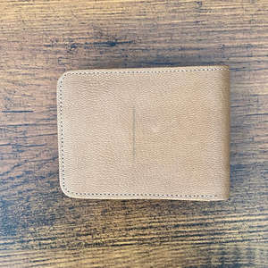 Fourniture d'usine Personnaliser la conception Portefeuille court à deux volets en cuir de vachette Portefeuille porte-cartes en cuir véritable avec fenêtre d'identification - Product Image 3