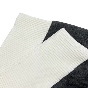 Pull en tricot gothique avec imprimé sur le devant, col rond oversize, manches régulières, unisexe, vêtement d'automne - Product Image 4