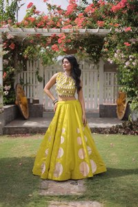 Ensemble ethnique de mariage pour femme en soie romaine indienne lourde, comprenant un Lehenga Choli, un Dupatta en soie Pashmina à motifs patchwork, coupe ajustée, longueur ras du sol, taille XXL - Product Image 4