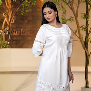 Robe élégante en lin blanc pour femmes - Product Image 3