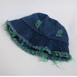 หมวกบักเก็ตสไตล์วินเทจสีน้ำเงินสุดเท่ฤดูร้อนสำหรับผู้หญิงหมวกตกปลาผ้ายีนส์ซันโฮลสำหรับชายหาดขี่จักรยานลำลองไนลอนผ้าไหมกำมะหยี่ขนเทียมสีพื้น - Product Image 3