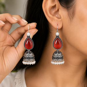 Pendientes Jhumka de Plata Oxidada Roja Vintage con Flecos de Perlas para Mujer - Product Image 4