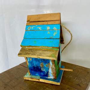 Casa para Pájaros Reciclada, Hecha a Mano, Sostenible, de Madera, Estilo Barco, Color Madera Envejecida, Jaula Original para Pájaros, Casa para Pájaros Pequeños de Exterior - Product Image 5