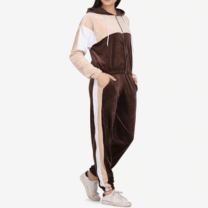 Ensemble de survêtement en velours personnalisé pour femme avec strass, ensemble 2 pièces en velours, sweat à capuche et pantalon de jogging en velours avec strass pour femme - Product Image 2