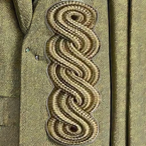 Carnaval 4 plis couleur dorée collège cérémonie épaule noeud conseil rangs fait à la main avec une utilisation de garde filaire or - Product Image 1