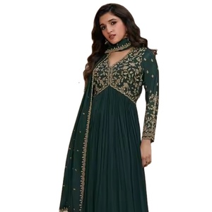 Costume imprimé pour femme avec broderie terne Stanton et travail de fil New Heavy Chi Non doté de décoration en cristal Vente en ligne - Product Image 1