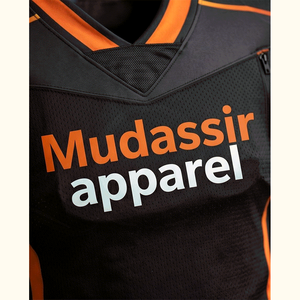 Maillot de football américain pour homme Mudassir Apparel, noir et orange, sans manches, col en V, respirant, ajusté, en mesh - Product Image 4