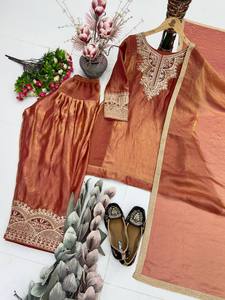 Conjunto de traje étnico de seda Fendi pesada con bordado de secuencia, Kurti, Palazzo y borde de encaje de diseñador, de exportador indio - Product Image 1