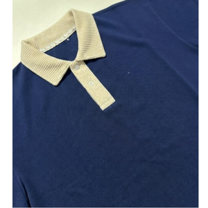 Polo de haute qualité bleu marine avec col blanc, t-shirt homme en coton piqué, coupe classique, manches courtes, style smart casual. - Product Image 2