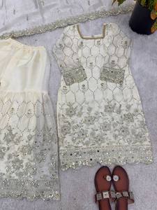 Ensemble de costume 3 pièces haut, bas et dupatta, brodé, de créateur, ethnique indien, pour femme, tenue de soirée, vente en gros - Product Image 2