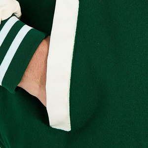 เสื้อแจ็คเก็ตวาร์ซิตี้สีเขียวสำหรับผู้ชาย คอตั้ง สไตล์ไฮสตรีท ปักลายตัวอักษรที่แขนเสื้อ ทรงปกติ ใส่ได้ในฤดูหนาว ทำจากผ้าขนสัตว์ 100% - Product Image 6
