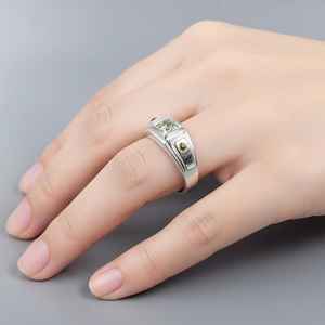 Bague en saphir bleu-vert, conçue pour une brillance aux tons océaniques, un mélange de couleurs élégant et un attrait intemporel de joaillerie fine. - Product Image 2