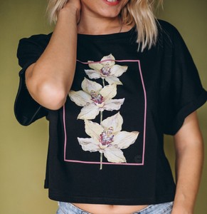Camiseta de Mujer con Estampado Gráfico, 100% Algodón Orgánico, Suave y Transpirable, Personalizada OEM ODM - Product Image 5