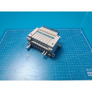 Válvula Solenoide Neumática SMC VQ1201N-51-Q Usada Como Parte del Equipo Legacy Semiconductor - Product Image 2