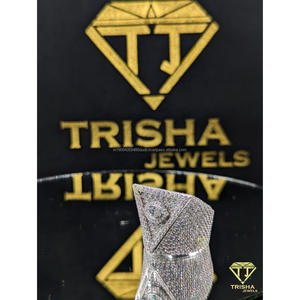 Anillo Triangular de Diamante Moissanite VVS, Plata de Ley 925, Engaste Pavé, Joyería de Lujo Estilo Hip Hop para Hombre, de Trisha Jewels - Product Image 1