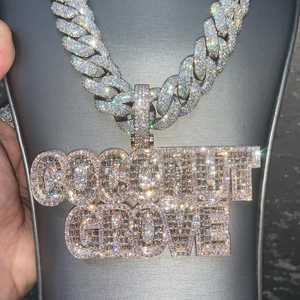 จี้รูปตัวอักษร Coconut Grove Moissanite เงินแท้ 925 ชุบโรเดียมและทอง 18K แบบ Claw Setting สไตล์ฮิปฮอป ประดับเพชร สำหรับผู้ชาย - Product Image 1