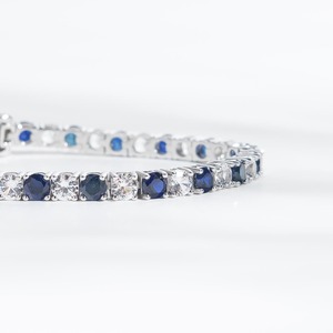 Bracelet tennis en moissanite bleue à couleurs alternées pour femmes, bijoux minimalistes en argent 925, prix de gros. - Product Image 3