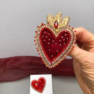 Broche Bordado con Cuentas y Cristales, Diseño Floral de Lujo, para Bodas, Marca MD HANDICRAFTS - Product Image 1