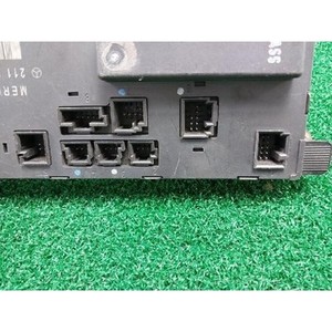 ECUs y Módulos de Computación Usados de Clase E A2118702885 - Product Image 3