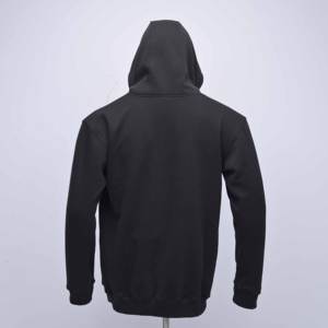 Sudadera con Capucha de Alta Calidad con Logotipo Personalizado, Fabricada en Negro con Impresión DTF Frontal y Mangas Largas para Hombre - Product Image 3