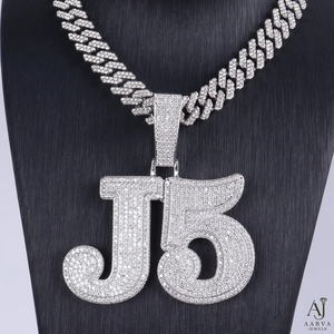AARVA JEWELS Colgante con Letra Estilo Hiphop con Moissanita, Plata 925 con Baño de Rodio, Unisex - Product Image 5