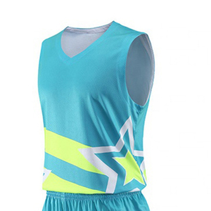 Uniforme de Baloncesto de Doble Uso - Conjunto de Jersey de Malla con Diseño Reversible - Ropa Deportiva Personalizada con Logotipo para Equipos Atléticos, para Ligas y Entrenamientos - Product Image 3