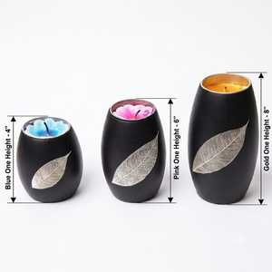 Juego de Portavelas Ovalados Modernos Hechos a Mano con Recubrimiento de Polvo Negro y Grabado de Hojas para Decoración Navideña del Hogar - Product Image 3