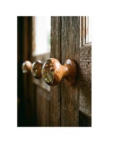 Poignées de porte rustiques en bois et résine, poignées de tiroir faites à la main, quincaillerie décorative pour armoire, cuisine, décoration de la maison - Product Image 1