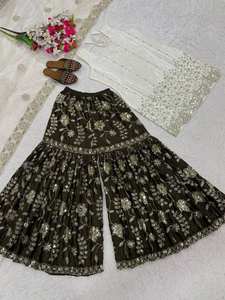 Ensemble Sharara en soie Chinnon lourde avec broderie de sequins et dupatta en filet papillon, tenue ethnique festive entièrement cousue - Product Image 2