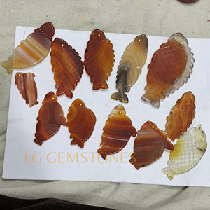 Venta al por Mayor de Piedras Preciosas de Ónix Natural Talladas a Mano en Forma de Pez con Sombreado Rojo para Joyería, Proveedor de la India - Product Image 3