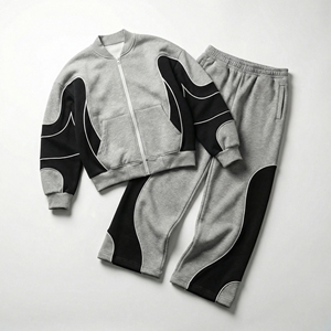 Conjunto Deportivo Gris y Negro de Alto Rendimiento, Conjunto de Sudadera Reflectante para Entrenamiento |   Fabricante de Ropa Deportiva de Alto Rendimiento OEM - Product Image 1
