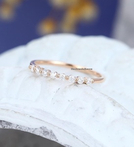 Anillo de Boda de Moissanita de 1.70mm con 8 Piedras, Corte Brillante Redondo Incoloro, Anillo Apilable con Engaste de Burbuja, Joyería - Product Image 2