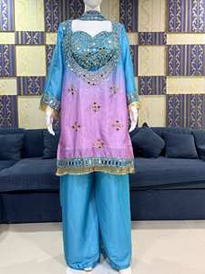 Conjunto de Kurti Sharara en azul agua y rosa de diseñador con dupatta |   Traje Étnico de Fiesta con Bordado Intenso - Product Image 4