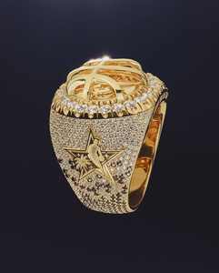 Bague personnalisée en argent 925 plaqué or rose avec motif main 3D GoldPray et lettres serties de moissanite certifiée pour mariage - Product Image 3