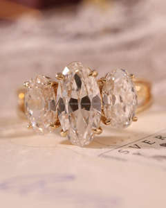 Bague en diamant ovale cultivé en laboratoire, or massif 10K/14K/18K, bague de fiançailles et de mariage pour femme, bijoux fins minimalistes, cadeau pour elle - Product Image 1