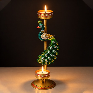 Ensemble de 2 bougeoirs décoratifs en métal de style indien, motif paon traditionnel, pour Diwali et Noël - Product Image 1