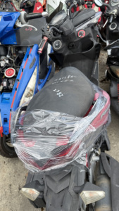 Moto d'occasion de marque japonaise avec roue de secours gratuite et rétroviseur, inspectée et prête à rouler - Product Image 3