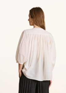 Chemise en coton froissé pour femmes |   Chemise à manches bouffantes 3/4 boutonnée |   Haut décontracté style bohème |   Fabricant de vêtements en marque privée - Product Image 4