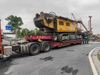 Foreuse rotative mobile sur chenilles BAUER BG38 avec moteur diesel, pompe, roulement, engrenage et composants essentiels, profondeur de forage max. 100 m