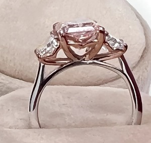 Luxury Women's 18K <b>Gold</b> Radiant Cut Pink Diamond Three Stone Setting <b>Cocktail</b> <b>Ring</b> IGI Certified Engagement Jewelry - Product Image 4
