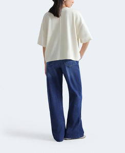 เสื้อยืดคอตตอนทรงหลวมสำหรับผู้หญิง พิมพ์โลโก้ตามสั่ง ราคาดีที่สุด เป็นมิตรกับสิ่งแวดล้อม สไตล์ลำลอง สีครีม คอกลม ผลิตในปากีสถาน เสื้อยืดสั่งทำ - Product Image 2