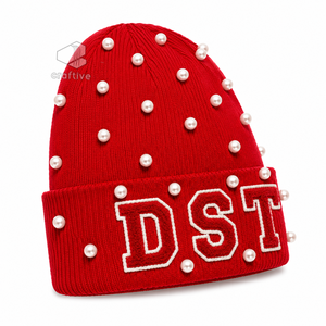 Delta |   Sigma |   Gorro de Punto Rojo con Perlas para Mujer de la Hermandad Theta, Gorro Casual de Invierno con Letras Griegas Bordadas en Chenilla - Product Image 2